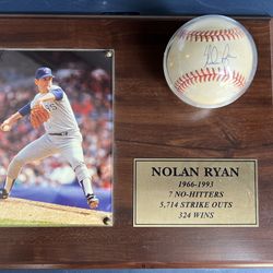 Nolan Ryan Signed baseball With Picture