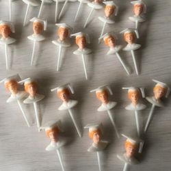 24.  Cake Topper Graduation Theme