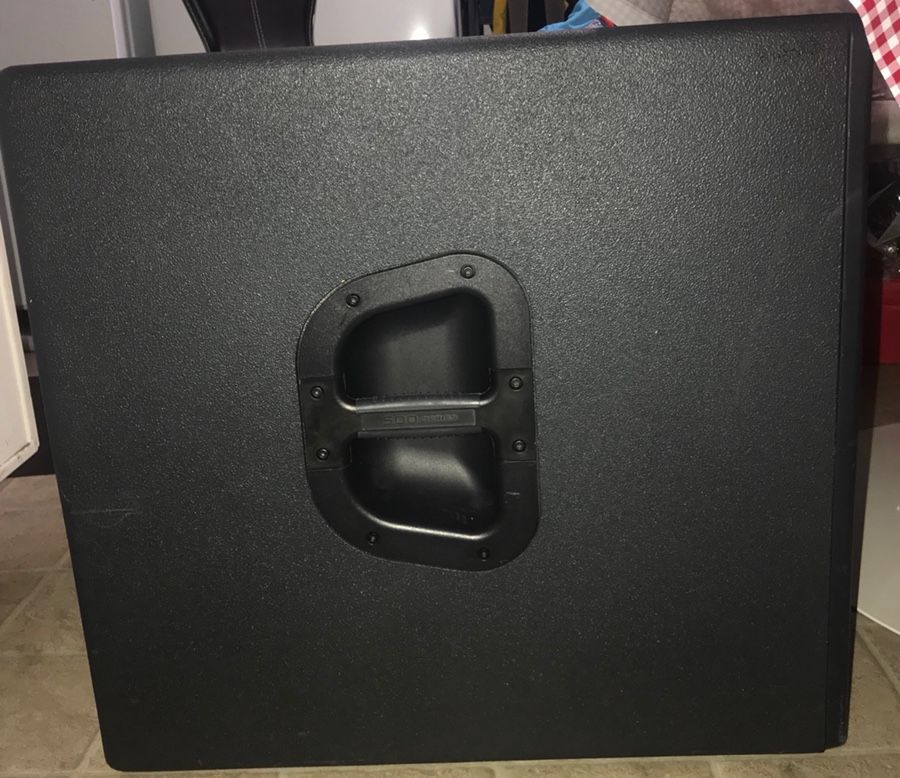 Like new JBL EON 518S Portable 18inch 650 Watt SelfPowered Subwoofer