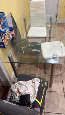 glass table and 4 chairs color white