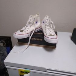 Converse Chuck Taylor  All STAR Size 4.5 White