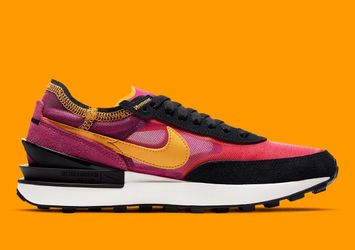 Nike Waffle One Active Fuchsia Mens 9 US Retro Athletic Sneakers DA7995-600