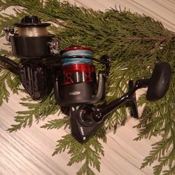 (2) Fishing Reels