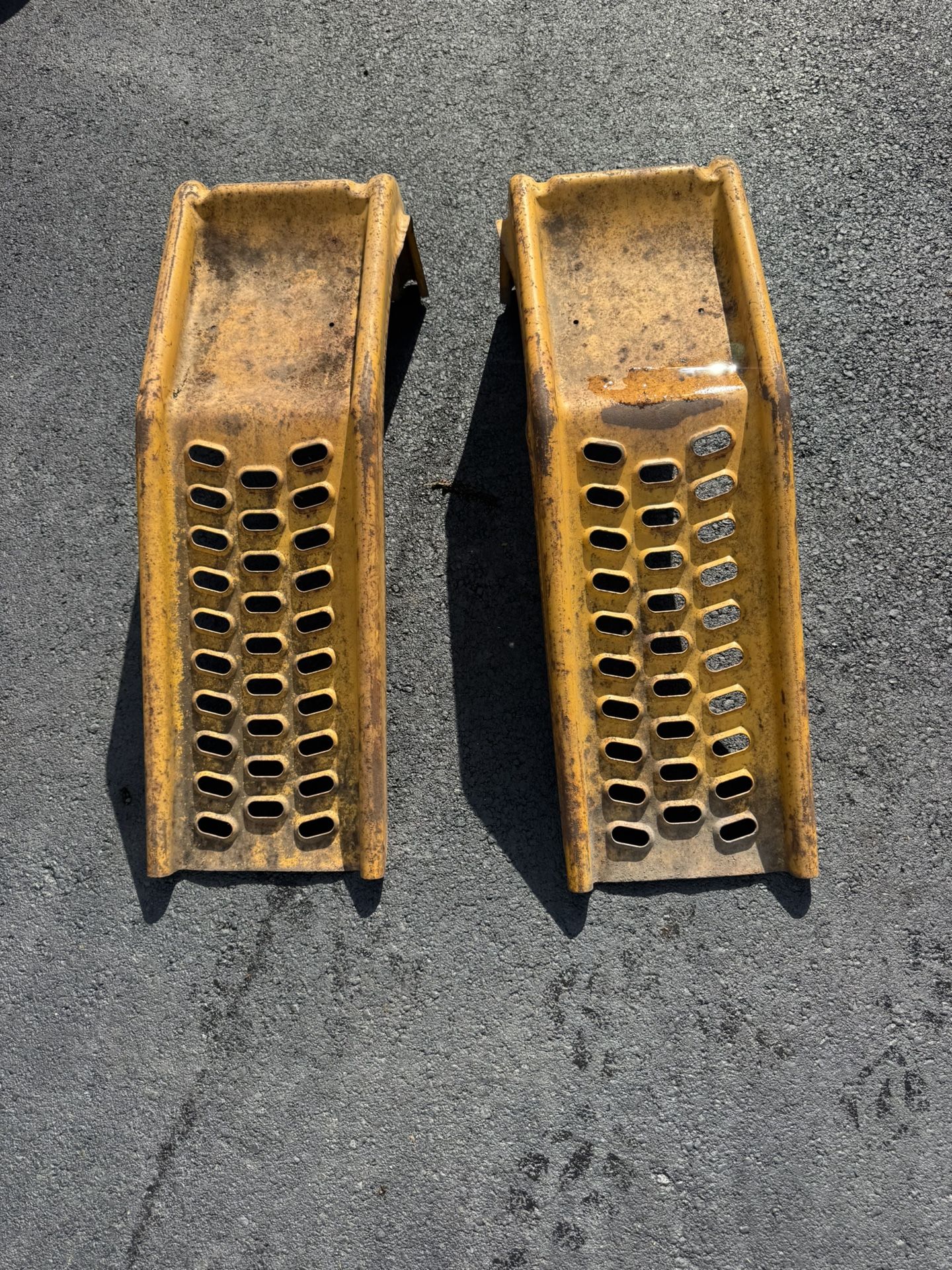 Car Ramps 6500lb Capacity. Must Pickup