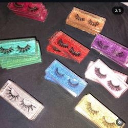 30 pairs of lashes