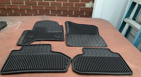 OEM New Chevy Silverado GMC Sierra 1500 Double Cab 4 Pc Rubber