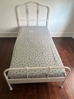 Twin bed frame ikea sagstua