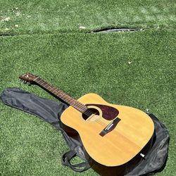 Yamaha acoustic Guitar 