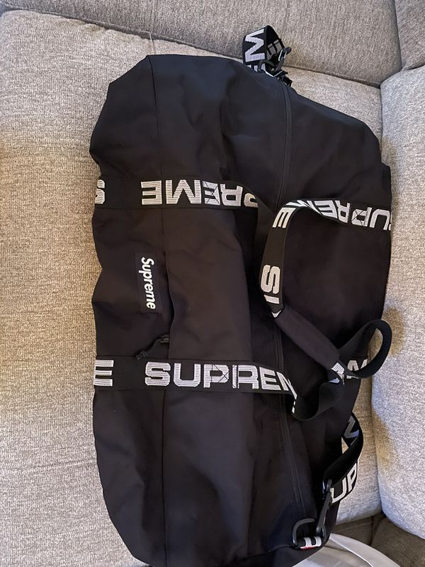 Supreme Duffle Bag SS18 for Sale in Fircrest, WA - OfferUp
