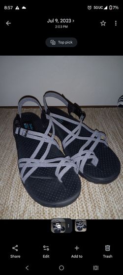 FIRM IN MERCED‼️WOMEN'S SKETCHERS SIZE 10