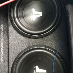 JBL 12" comp Subwoofers w/ 2200 Watt Boss Amp