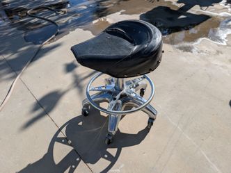 Rolling chair
