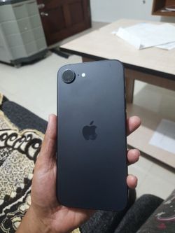 iPhone 16e
