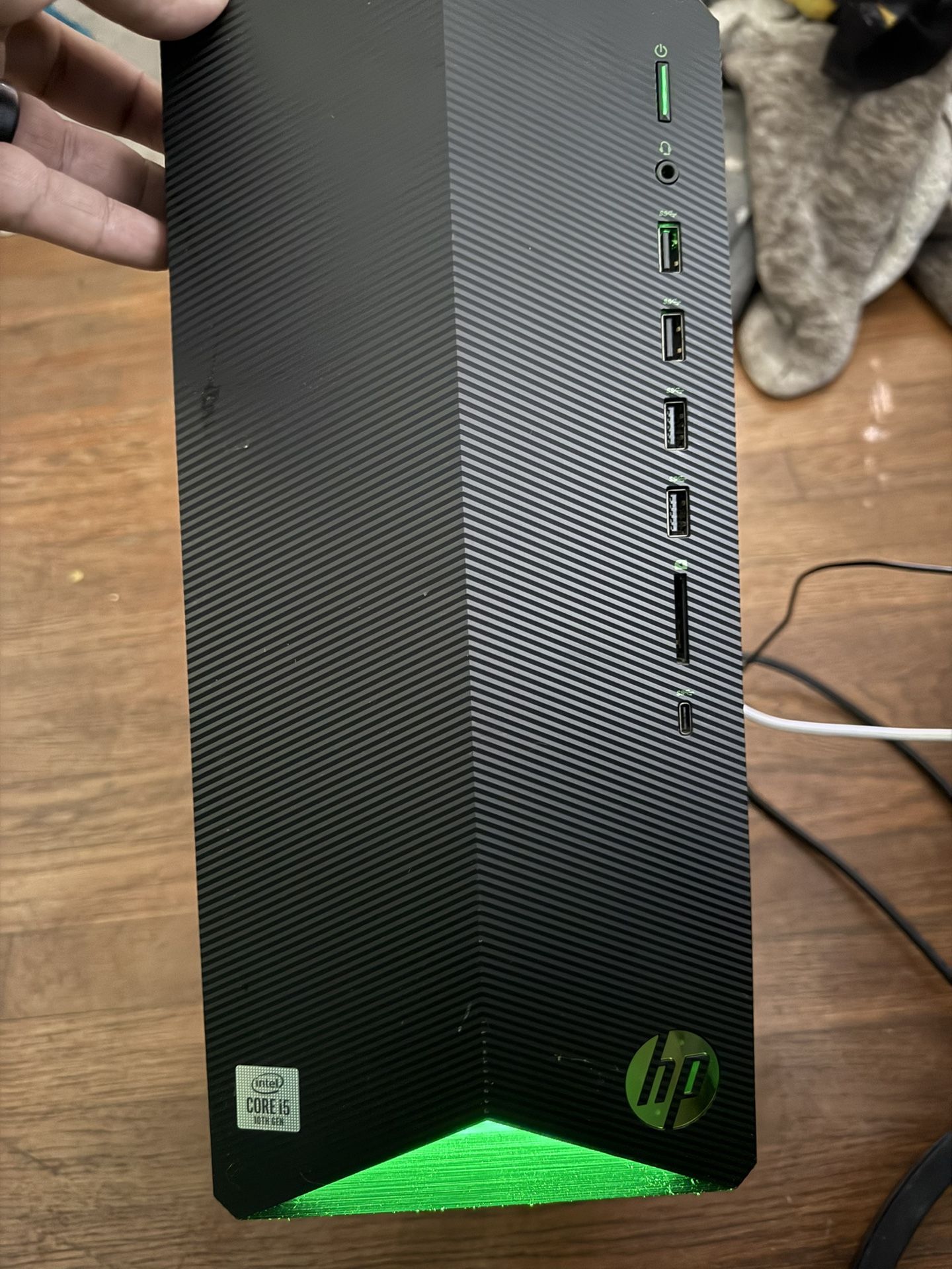HP Gaming Computer with Intel Core i5 10th Gen Processor. Also Included, On Flat screen Gaming Monitor.