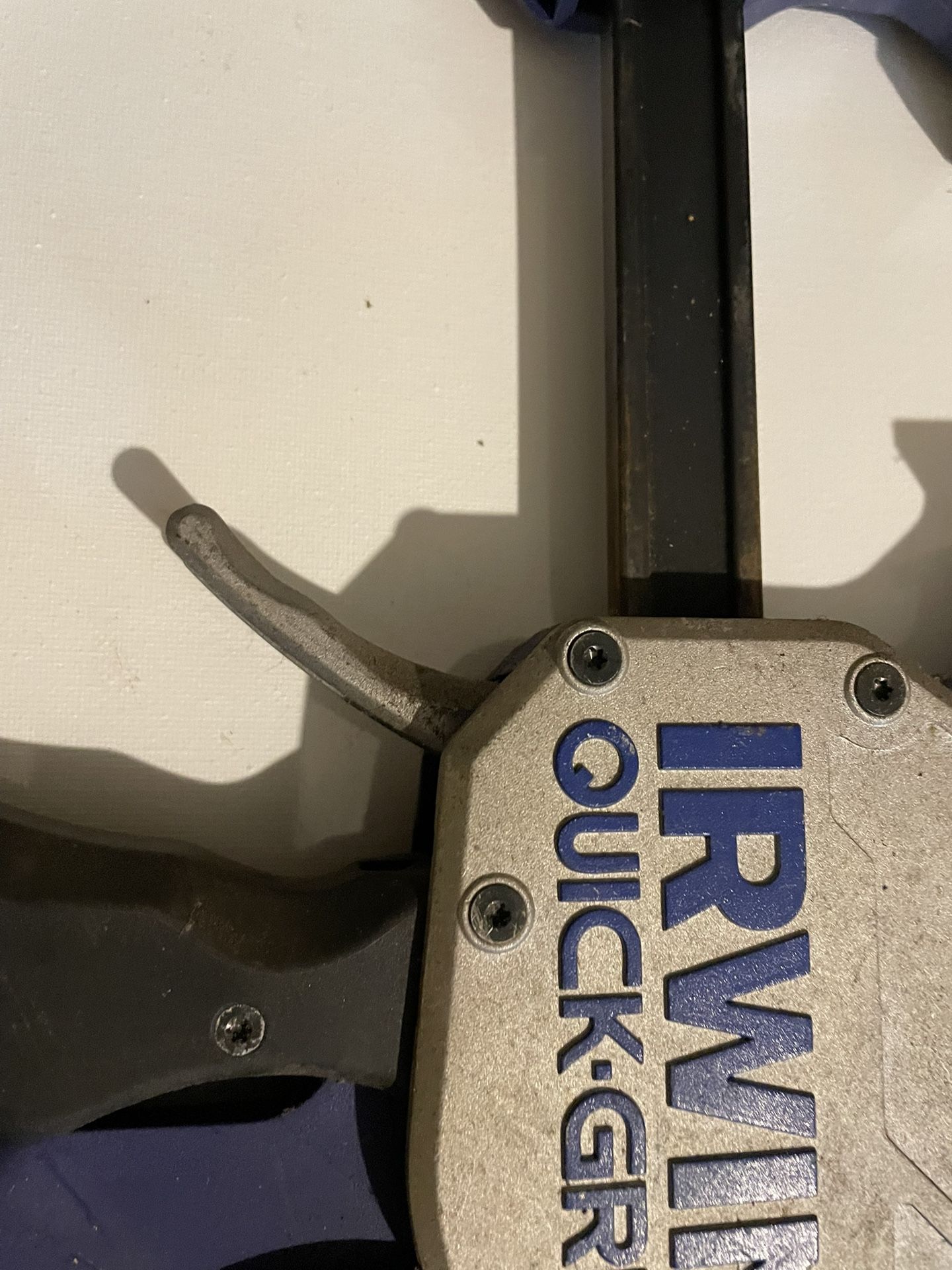 - [ ] RWIN Quick-Grip Heavy-Duty One-Handed Bar Clamp: work 2 way