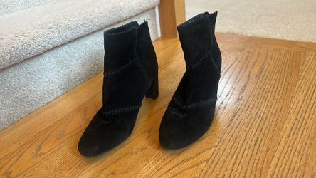 Cute suede heels size 7.5