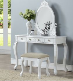 Brand New Vanity Set