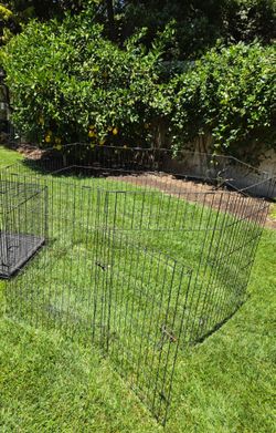 Folding metal exercise pen