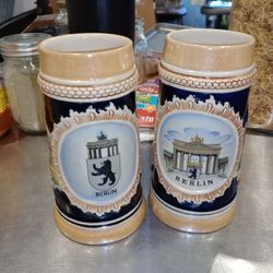 Berlin Antique Collectibles Mug Set