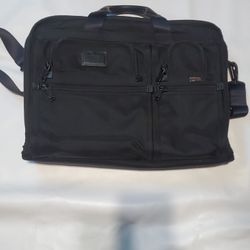 Tumi    Messenger Laptop Bag