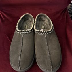 Brand New Men’s UGG Slippers – Never Worn (Wrong Size)