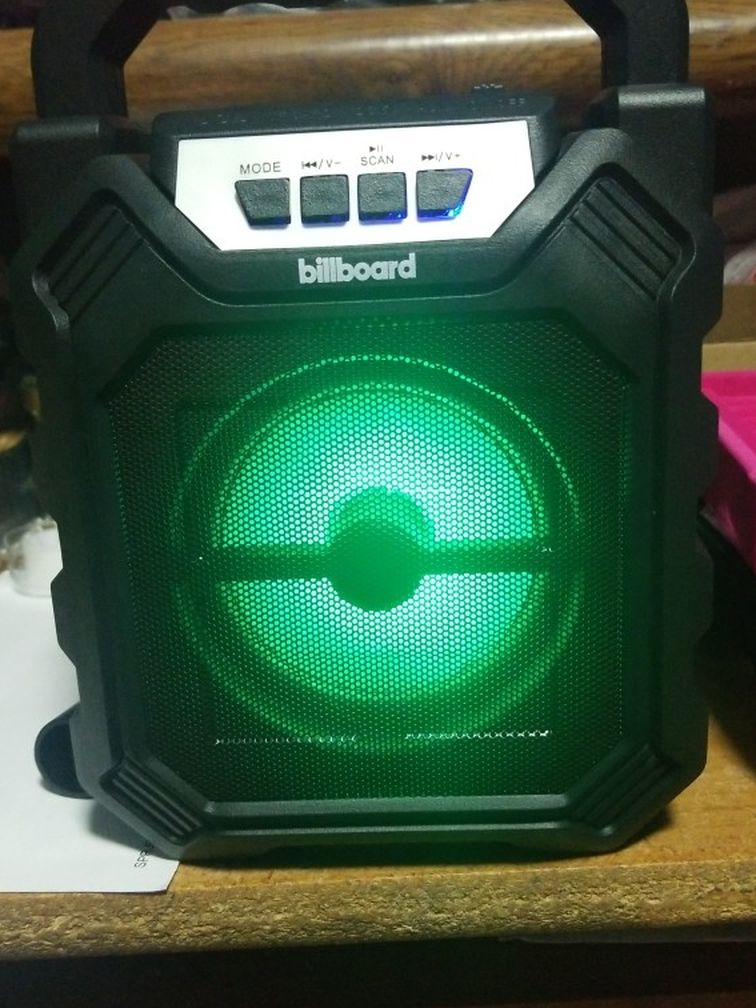 Multi Colored Led Wireless Speaker With Bluetooth 6 Hours Play Time