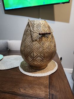 Gold Metal Decorative Candle Lantern with Handle