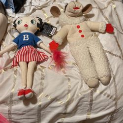Collectible Betty Book And Shari Lewis’s LAMBCHOP puppet 