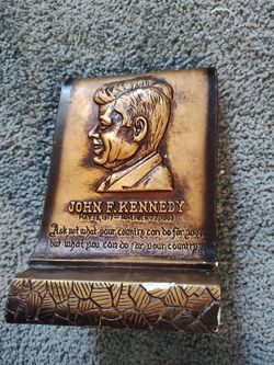 Kennedy Bookshelf Holder