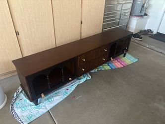 TV CONSOLE