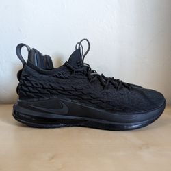 Nike LeBron 15 Low Blackout Triple Black Sneakers AO1755-004 Men’s Size 11.5