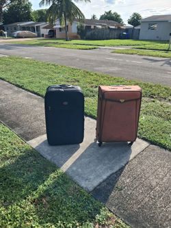 Maletas para viajar cada una 30 dollares