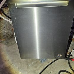 Whirlpool Dishwasher 
