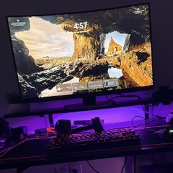 32” Dell 165hz Curved Gaming Monitor