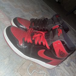 Air Jordan 1 Patent Bred