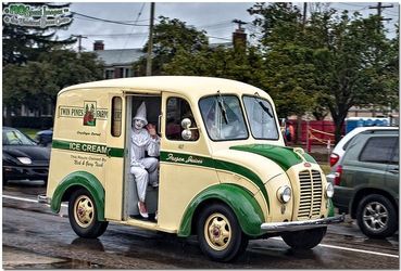 VINTAGE TWIN PINES TRUCK PICTURE