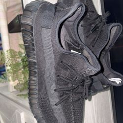 Used yeezy 350 onyx v2 size 13 