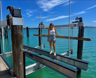 40,000 lb Boat Lift – Perfect for large yachts and heavy offshore fishing boats.