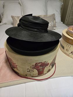 Ladies Vintage Hat.