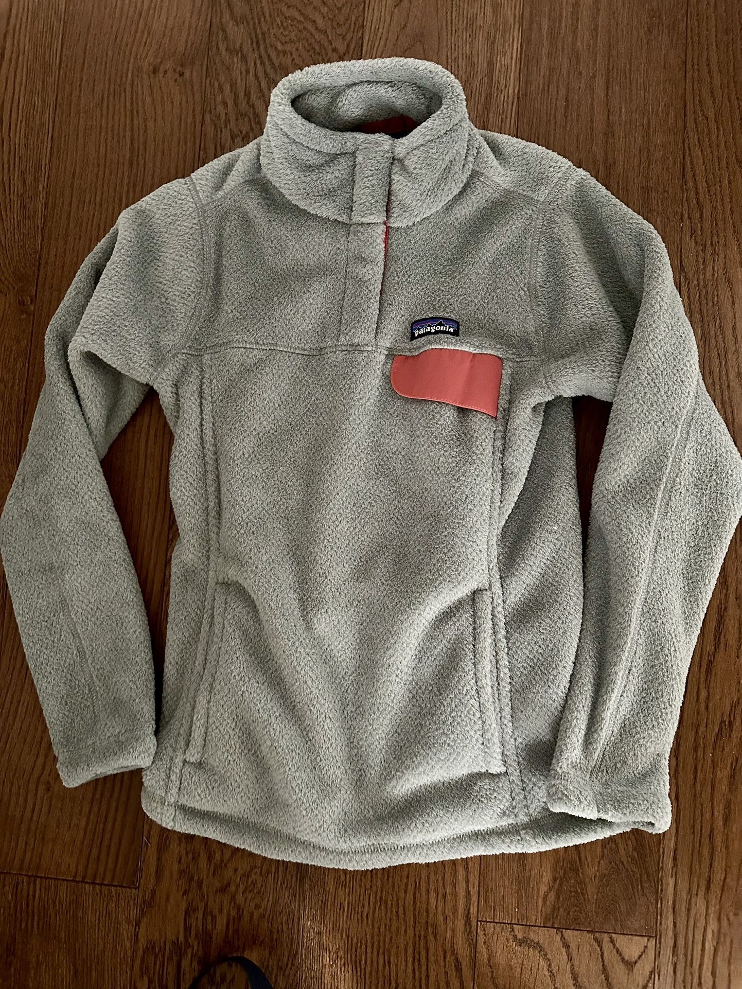 NEW Patagonia Gray ReTool Snap T Pull Over Sweater Fleece Top Womens XS