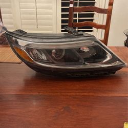 2015 Kia Sorento Right Headlight