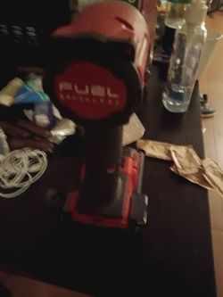 M18 1/4-in Milwaukee impact wrench battery included no charger
