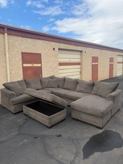 WITH DELIVERY sectional couch reversible chase