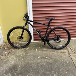 Black Xl Cannondale Bike
