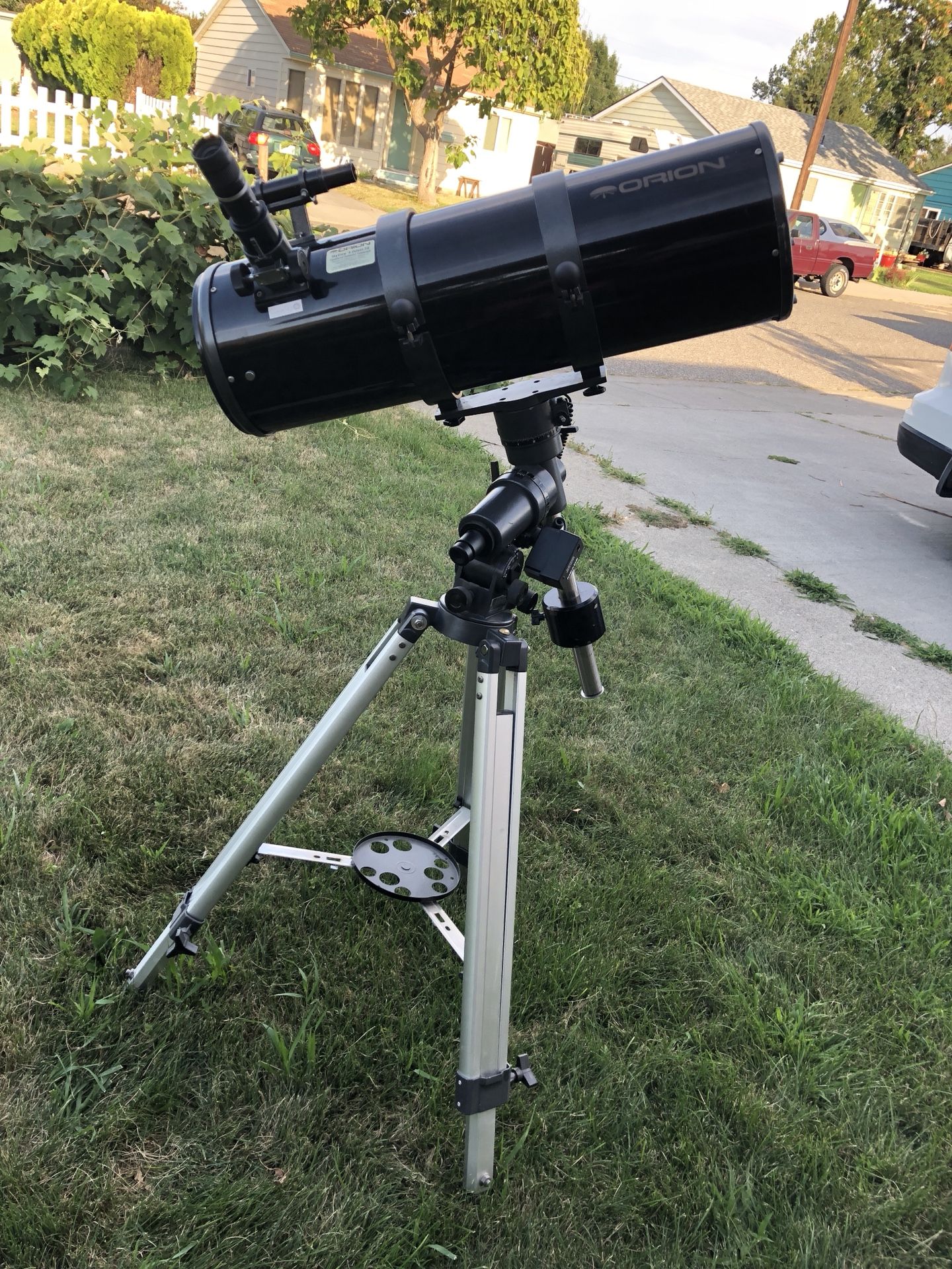 Telescope - Orion Skyview 8 Deluxe EQ
