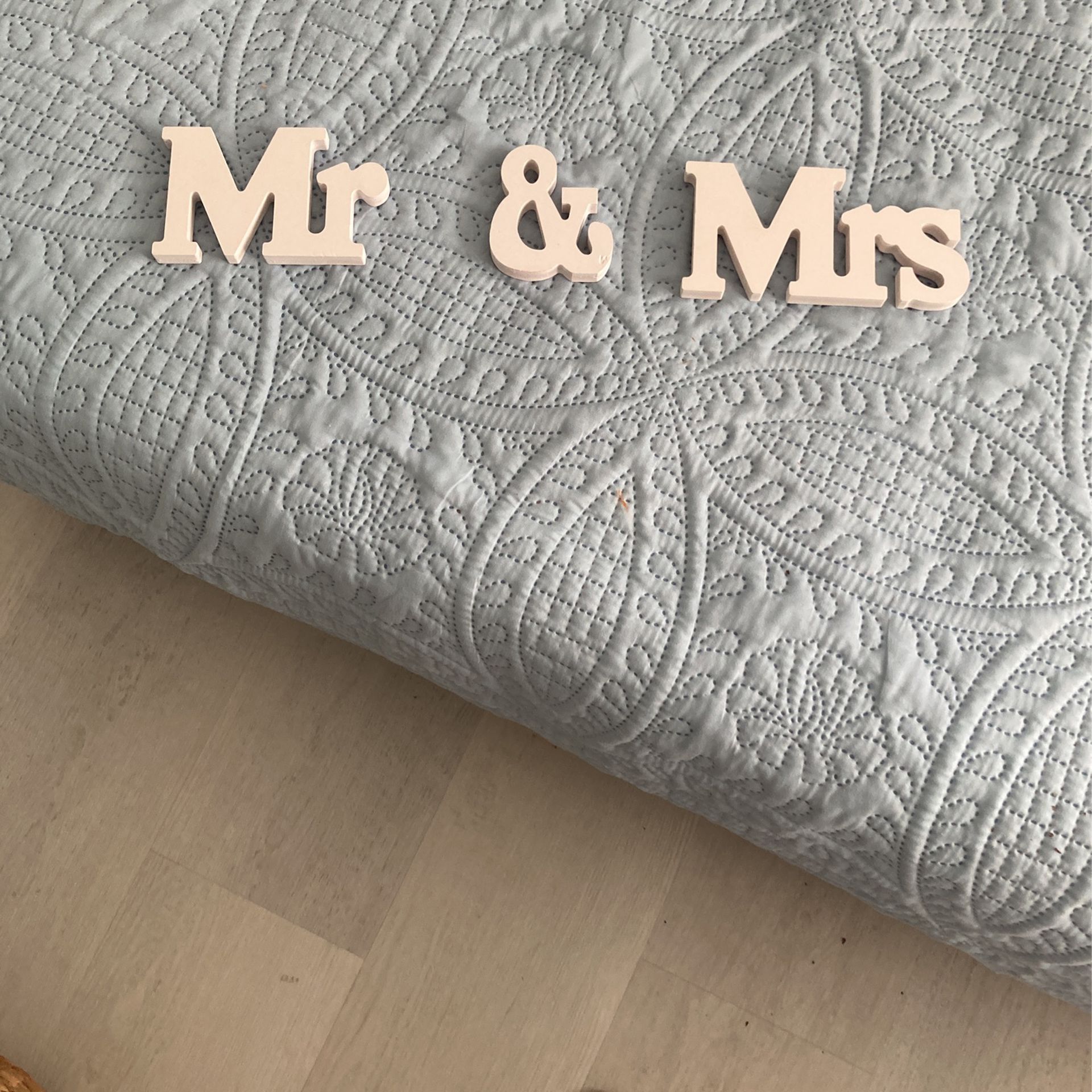 Wood Mr And Mrs 