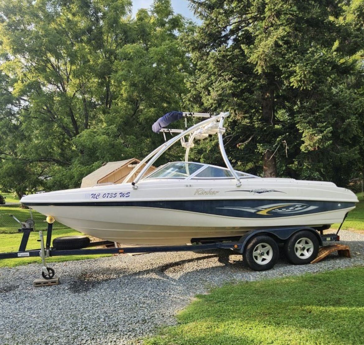 2002 22ft Captivia V8 $8,000 OBO