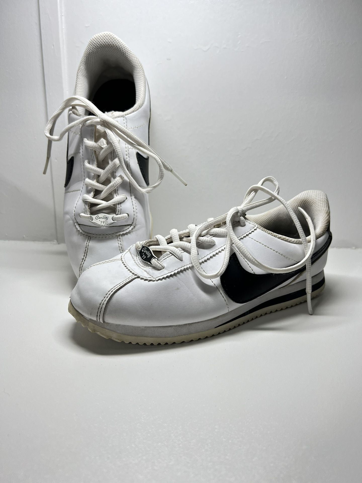 Nike Cortez unixes  Size 5.5  Basic White Black Classic Casual 