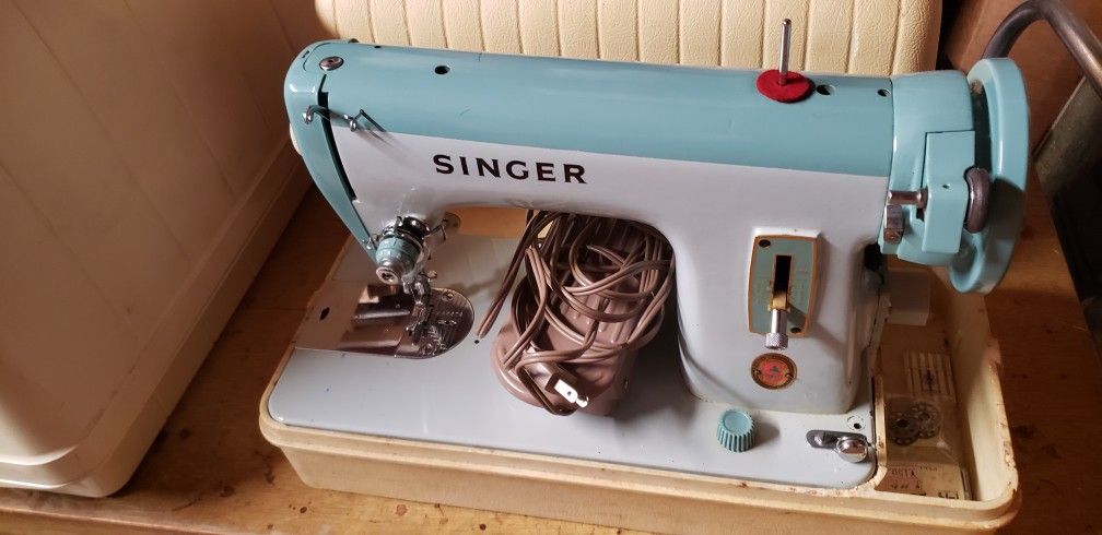 Vintage Singer 227U Sewing Machine