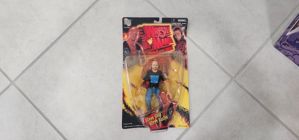 1998 WWF Wrestle Mania XIV Stone Cold Steve Austin Figure
